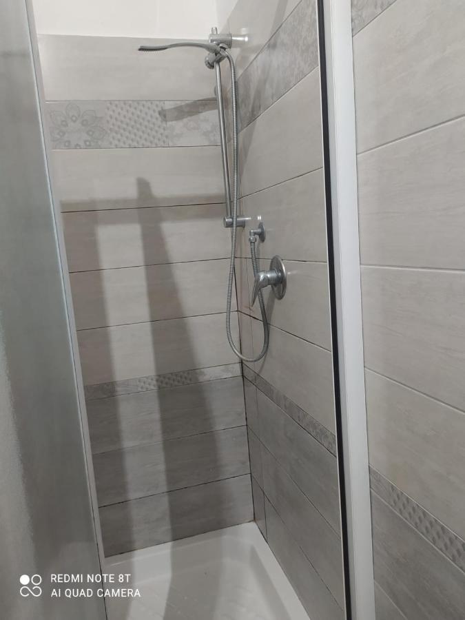 Casa Vacanza Indaco 피우미치노 외부 사진