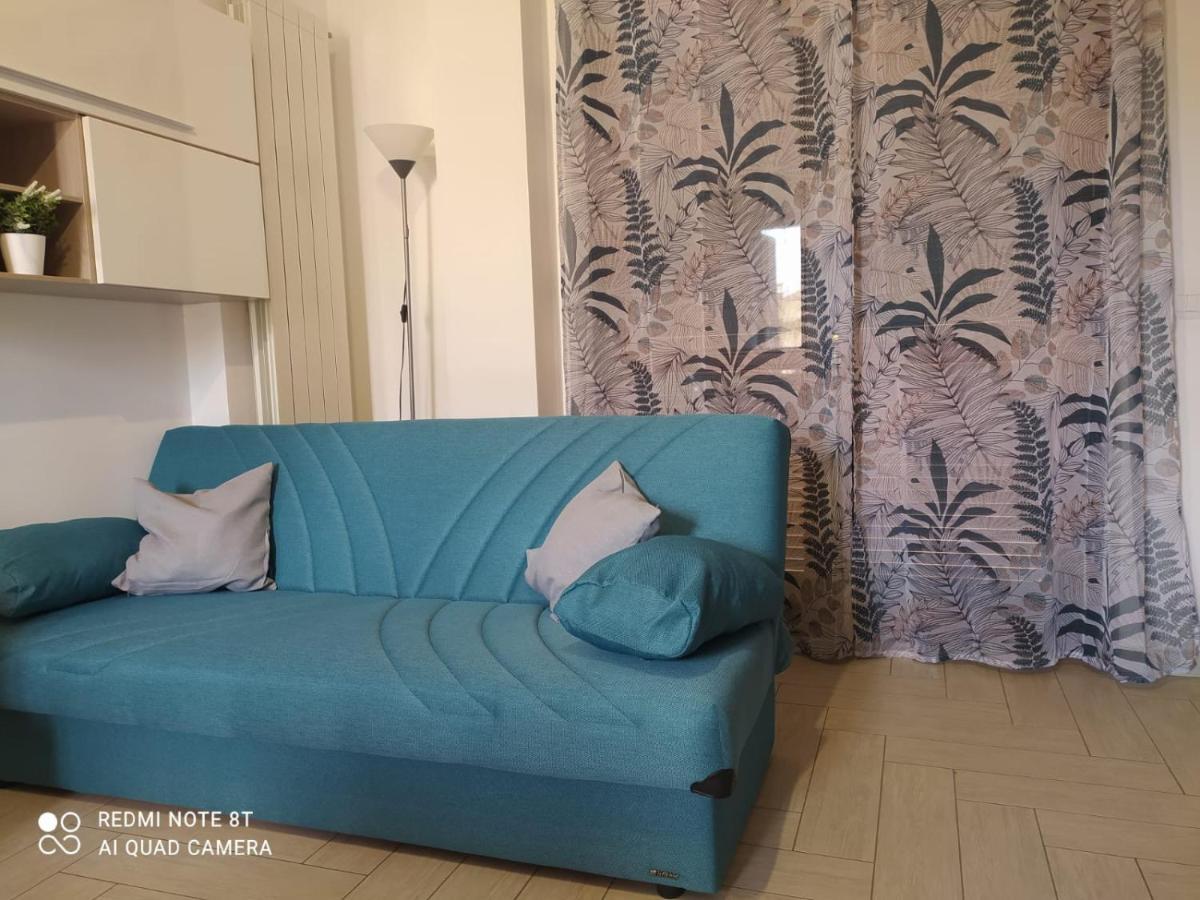 Casa Vacanza Indaco 피우미치노 외부 사진