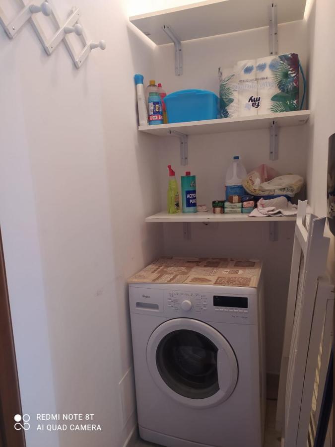 Casa Vacanza Indaco 피우미치노 외부 사진