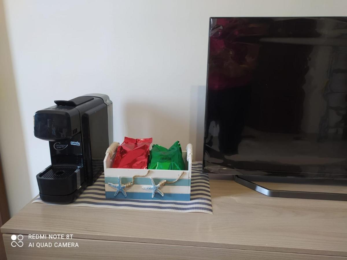 Casa Vacanza Indaco 피우미치노 외부 사진