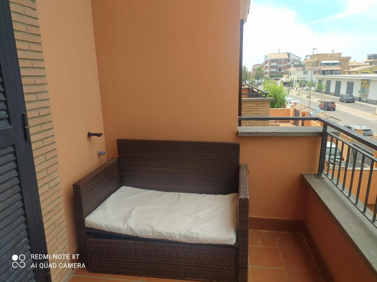 Casa Vacanza Indaco 피우미치노 외부 사진