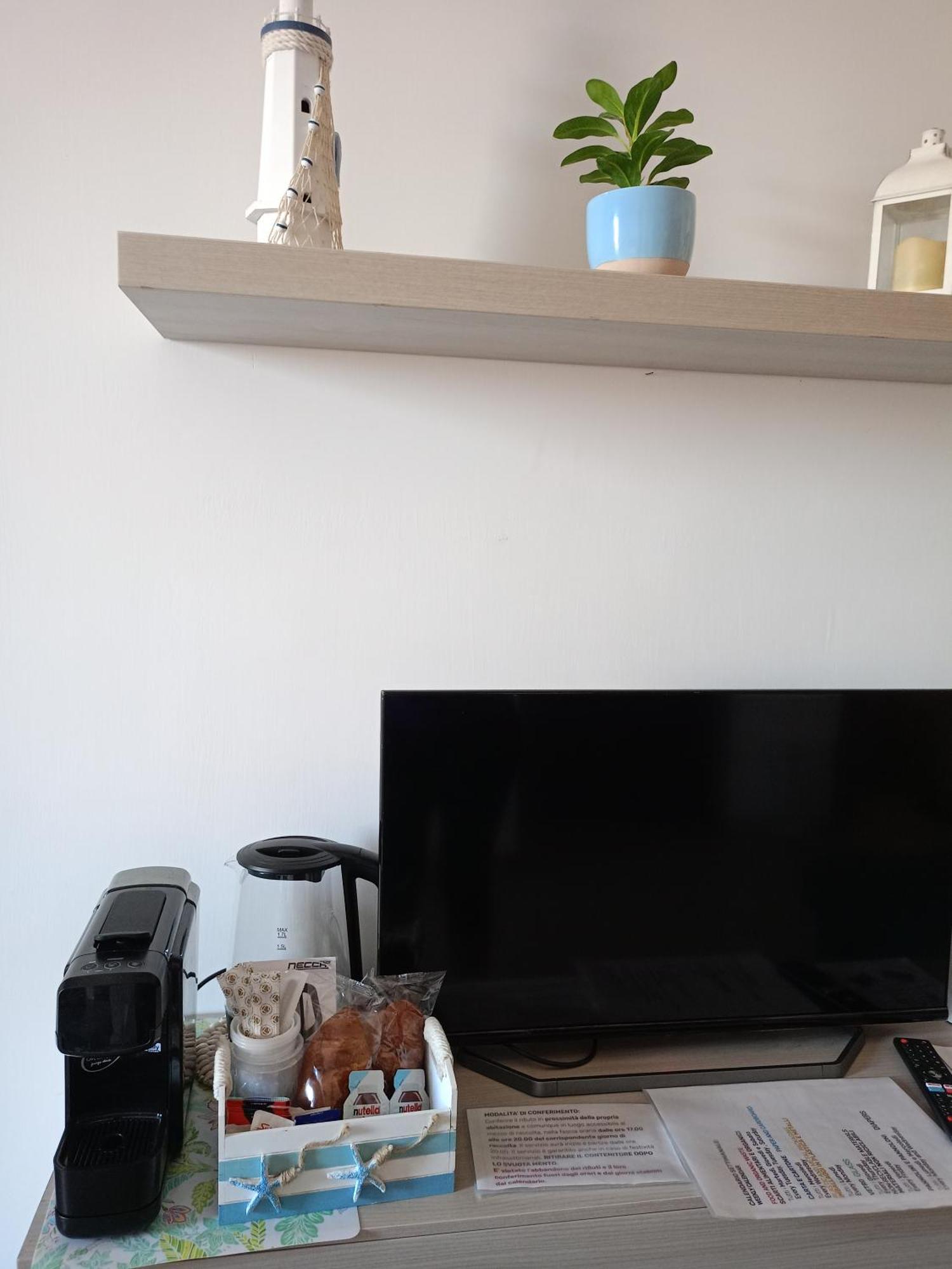 Casa Vacanza Indaco 피우미치노 외부 사진